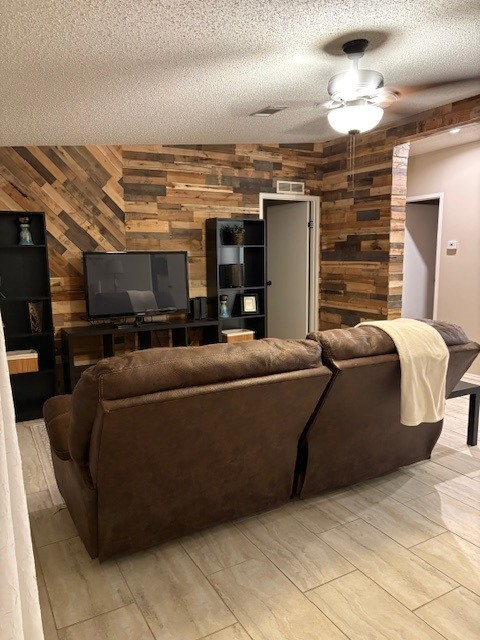 16652 Rialto Dr - Photo 4 of 8