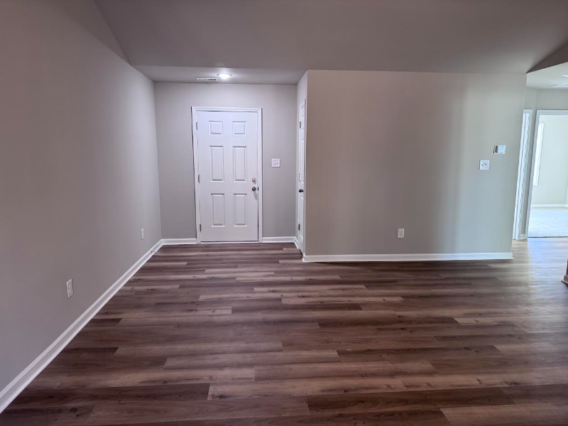 303 Grand Oaks Dr - Photo 3 of 20