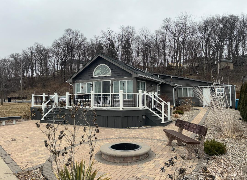 7405 Lake Shore Dr - Photo 2 of 17