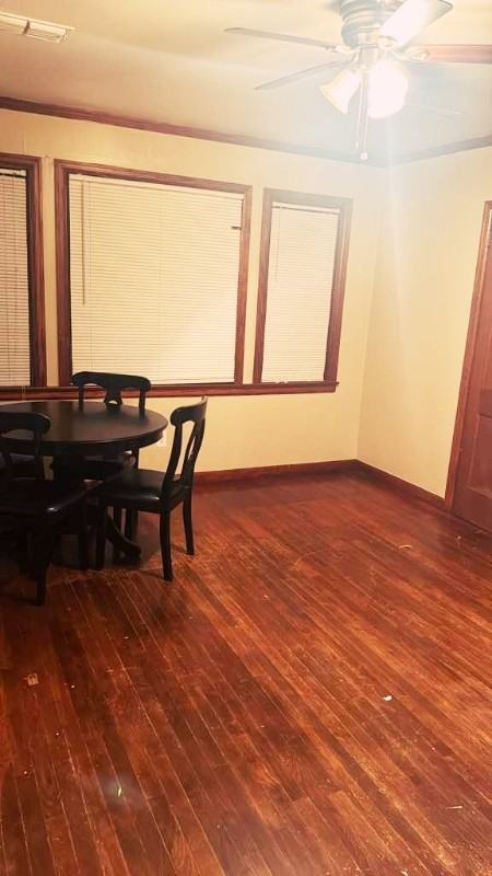 2076 Midway St - Photo 3 of 12