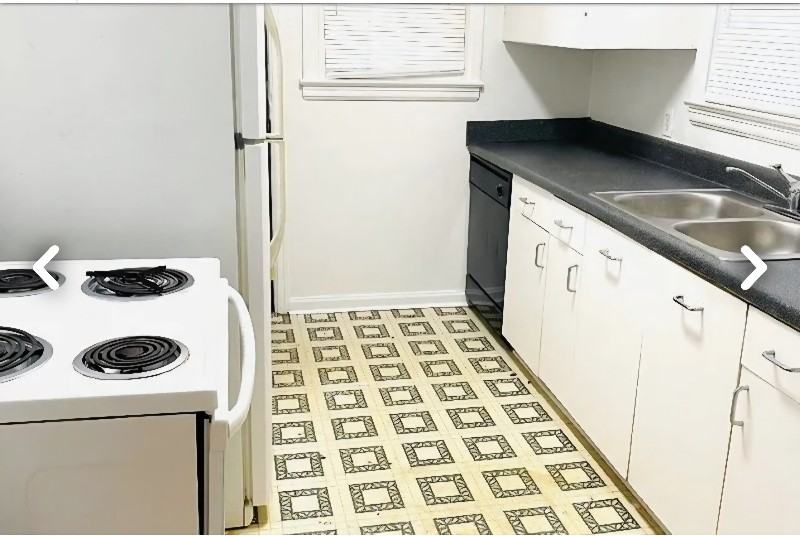 2076 Midway St - Photo 5 of 12