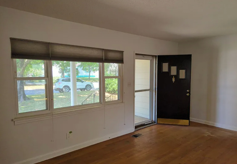 100 Rees Ave - Photo 3 of 18