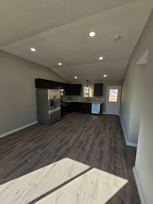 626 Prospect St - Photo 3 of 10