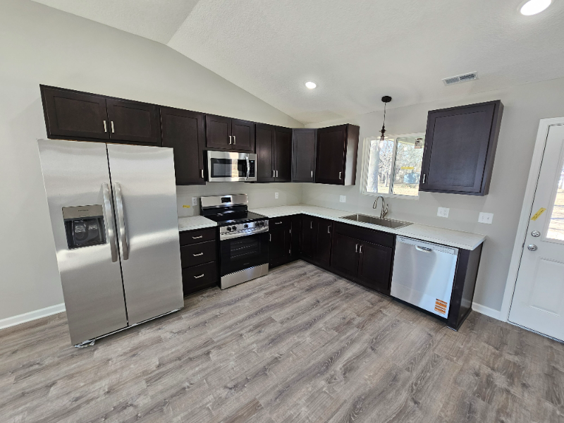 626 Prospect St - Photo 4 of 10