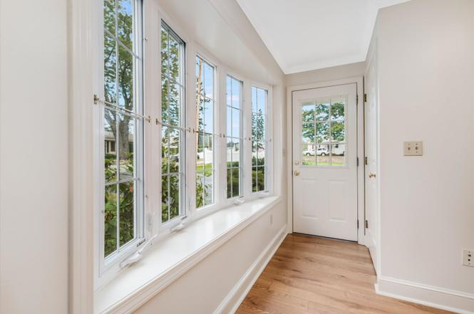 87 Lenox Ave - Photo 2 of 12