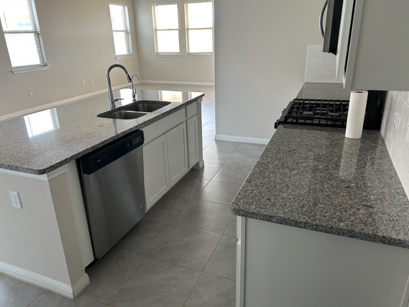 109 Serpens St - Photo 5 of 20