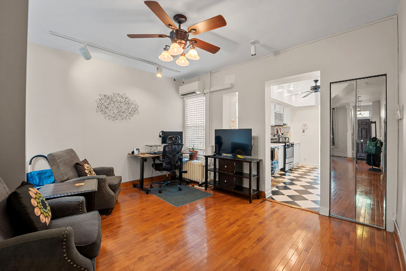 1357 E St Se - Photo 4 of 20