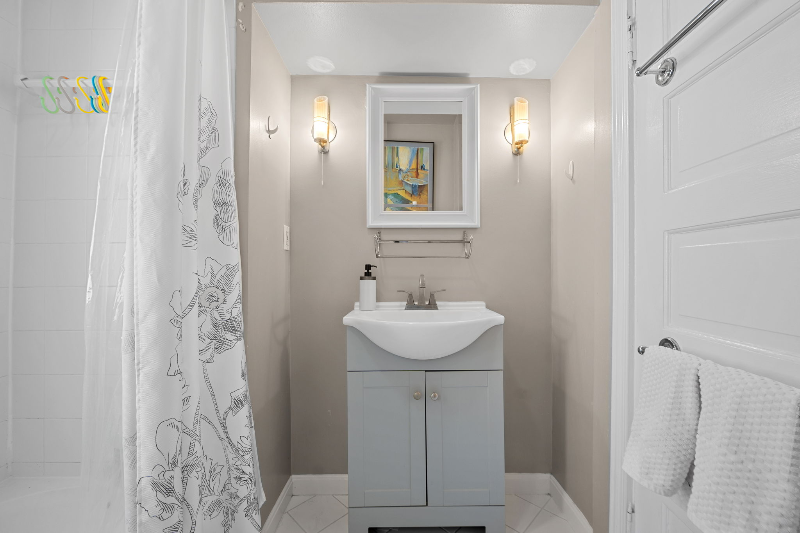 1357 E St Se - Photo 7 of 20