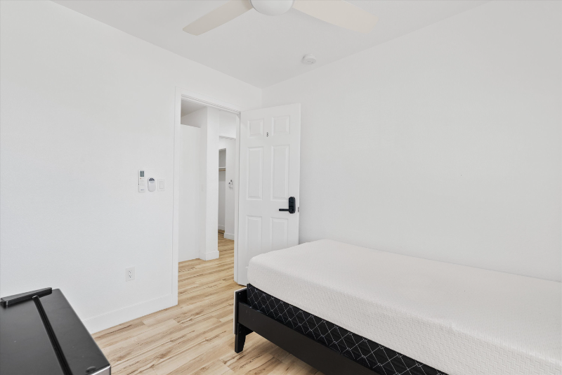 2956 E Mobile Ln - Photo 2 of 11