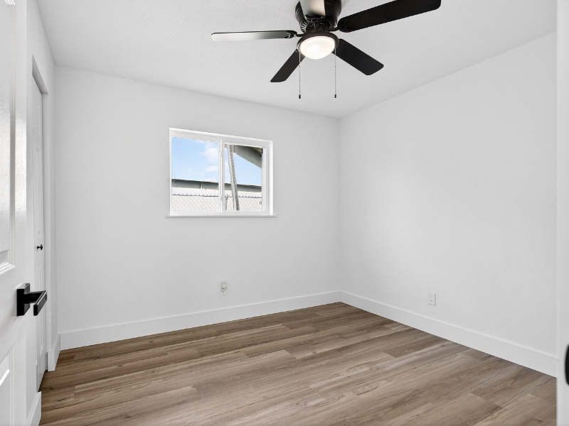 6013 Cedar Ln - Photo 3 of 20