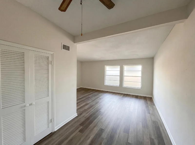 891 Se Calmoso Dr - Photo 2 of 18