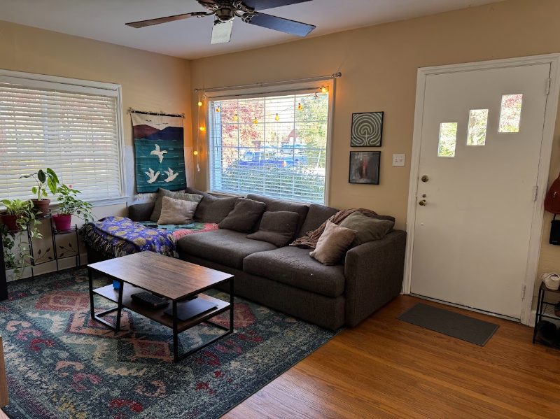 903 Mordecai Dr - Photo 2 of 6