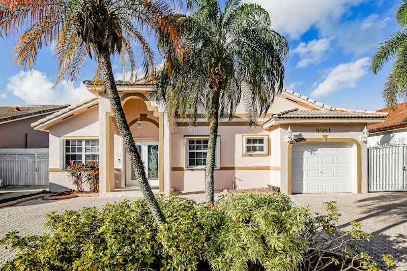 9018 Nw 148th St #4 - Photo 4 of 10