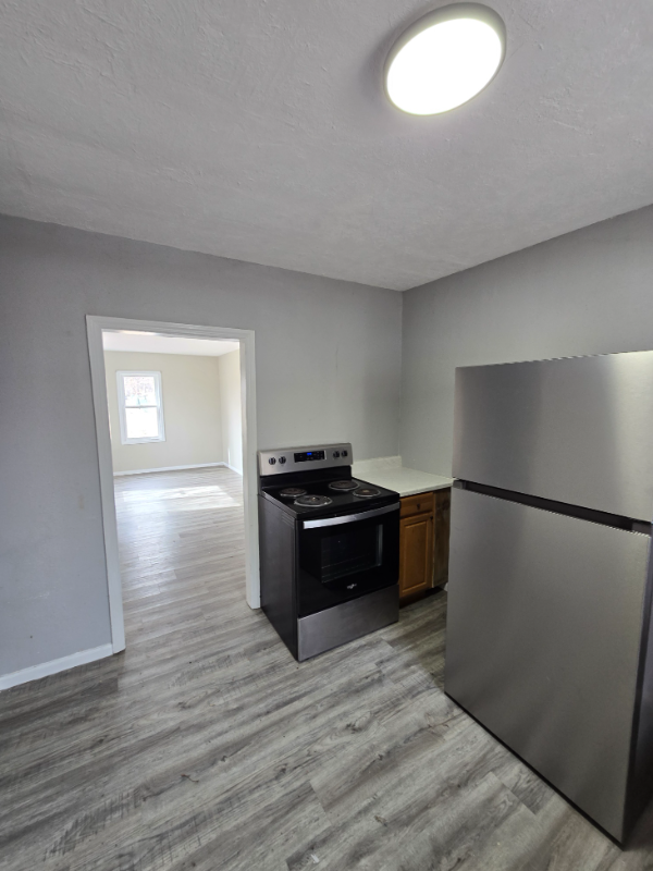 401 Farrington - Photo 3 of 6