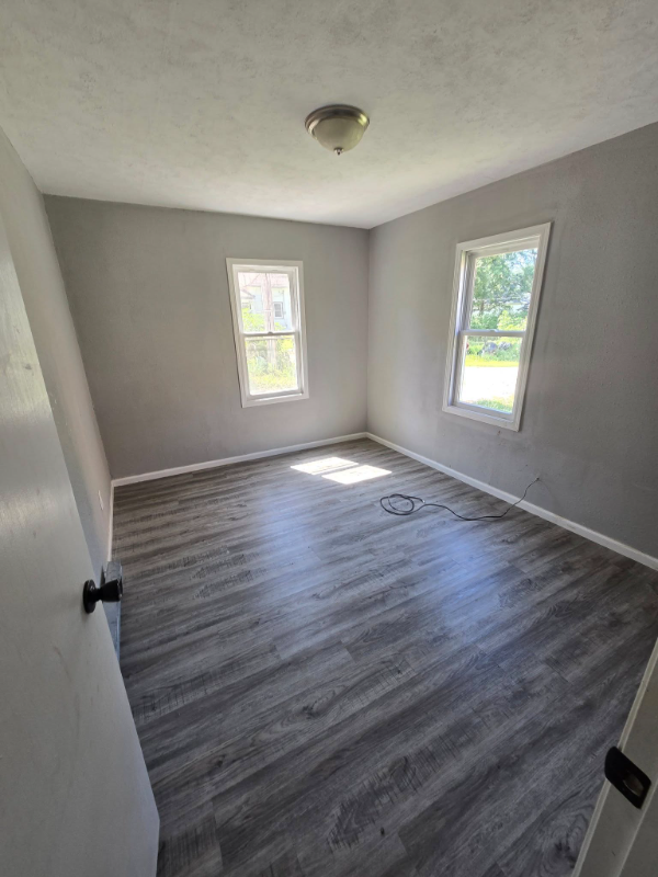 401 Farrington - Photo 4 of 6