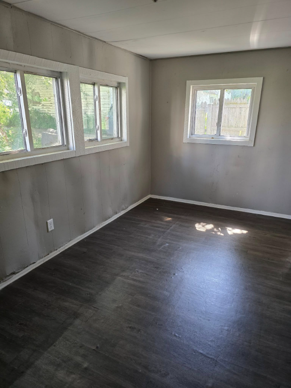 401 Farrington - Photo 5 of 6