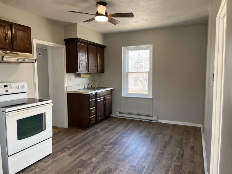 445 Main St #B - Photo 3 of 13