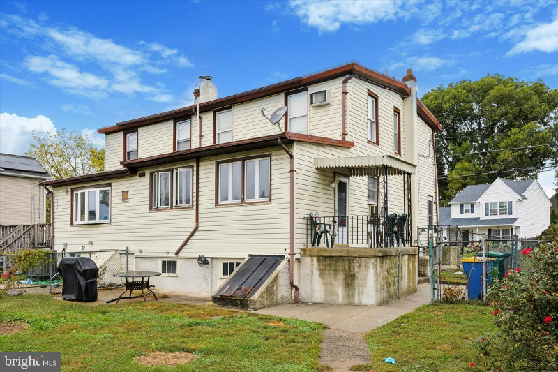 1000 Main Ave - Photo 2 of 13