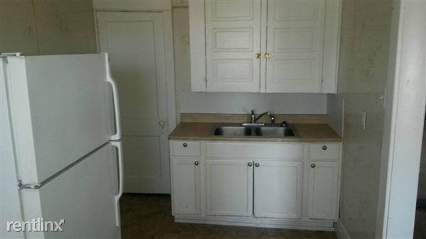 107 Washington St - Photo 3 of 9