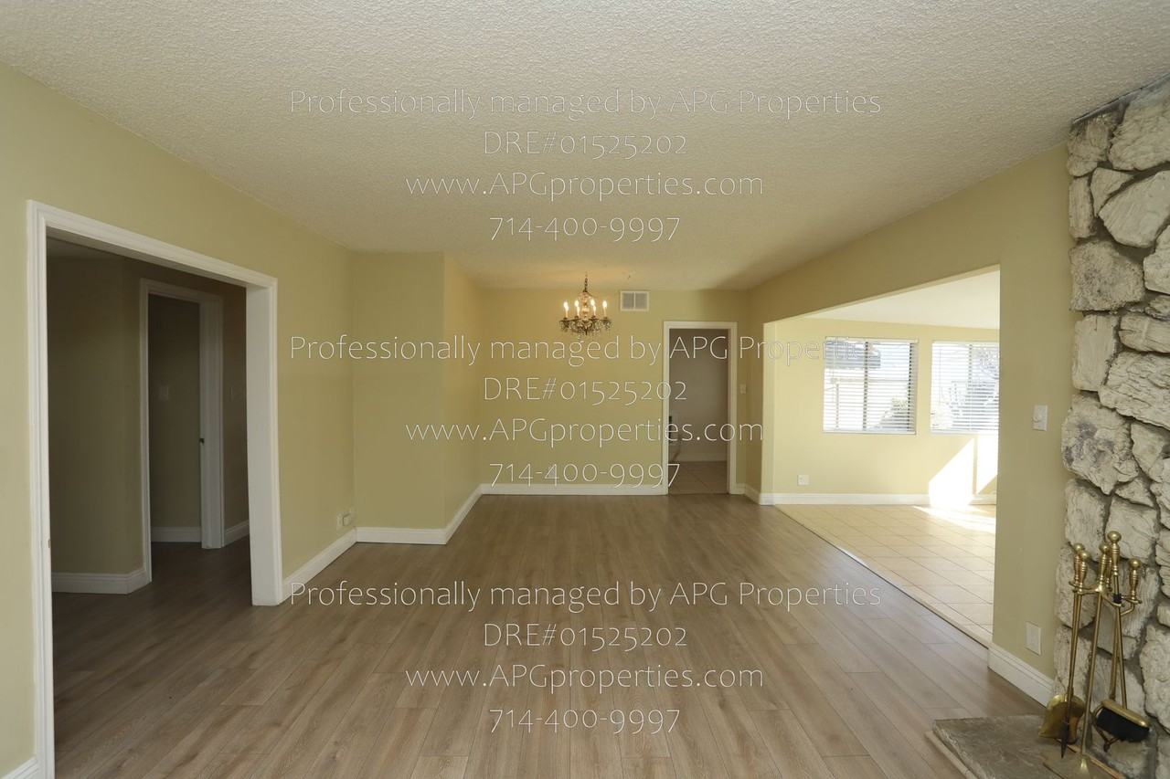 722 S Hacienda St - Photo 4 of 26