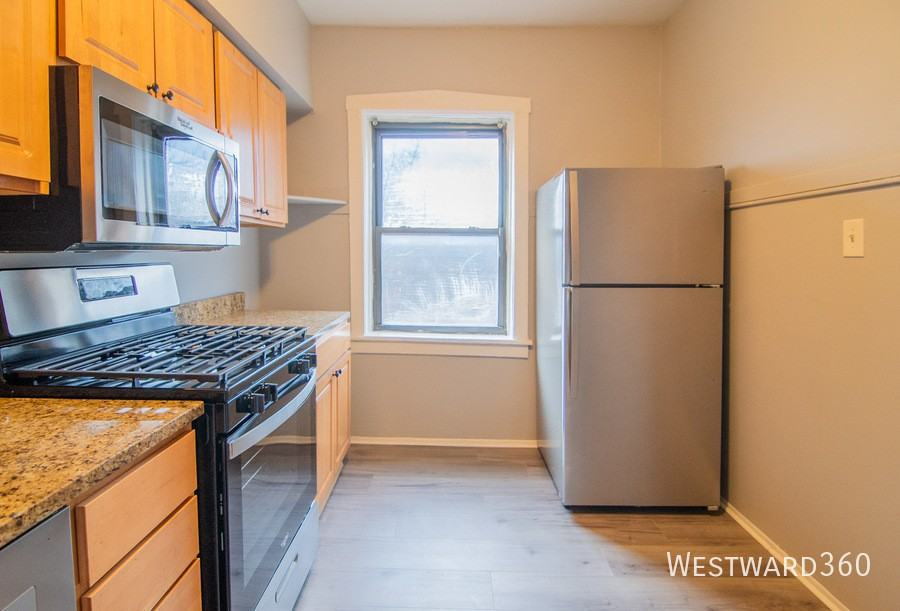 3823 W Wrightwood Ave #2B - Photo 3 of 17