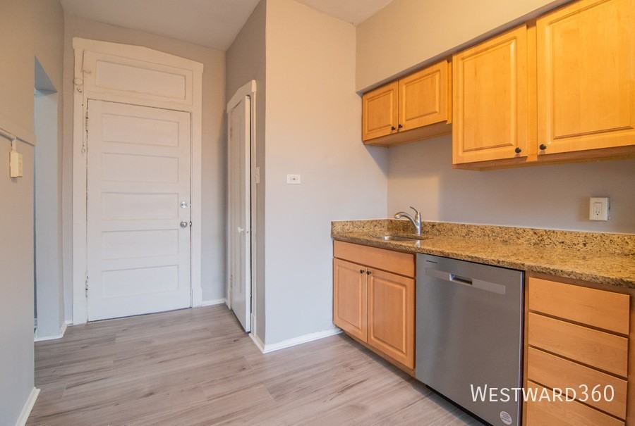 3823 W Wrightwood Ave #2B - Photo 4 of 17