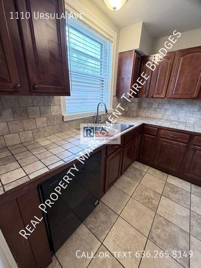 1110 Ursula Ave - Photo 6 of 16