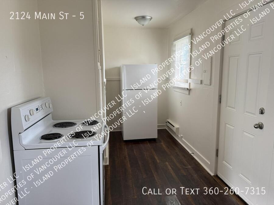 2124 Main St #5 - Photo 3 of 6