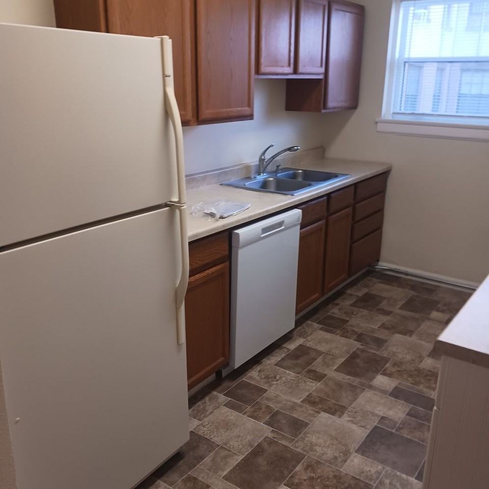 Blackstone Apartments - Photo 6 of 9