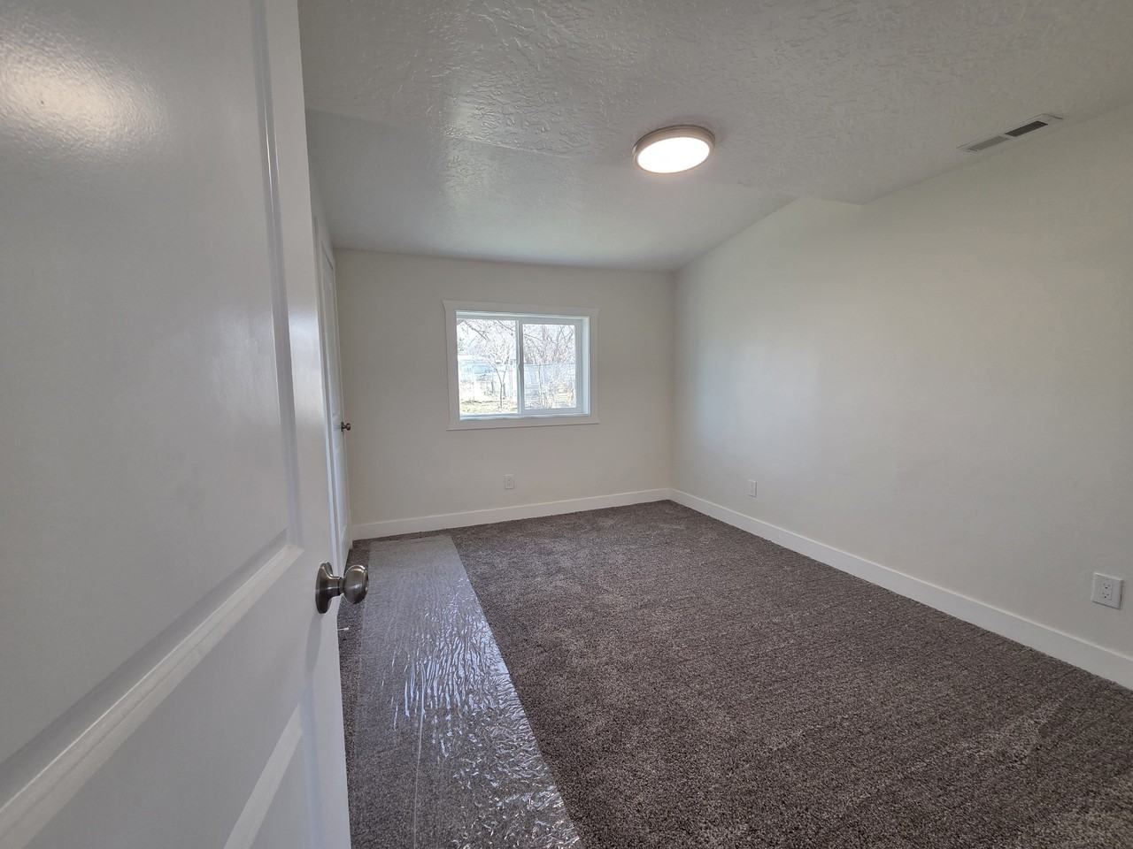 152 North 200 West Street #B - Photo 3 of 17