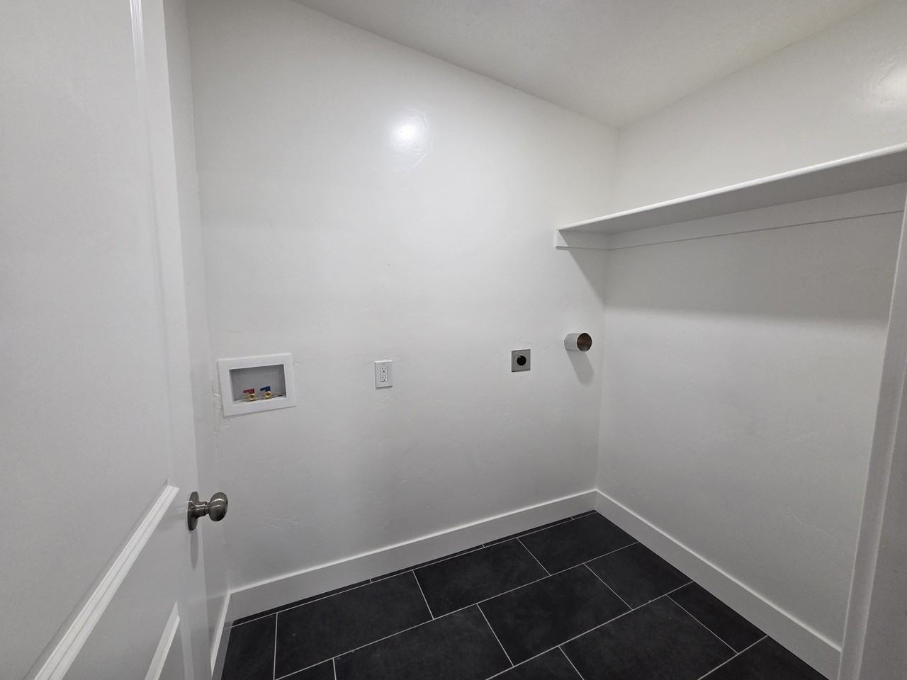 152 North 200 West Street #B - Photo 5 of 17