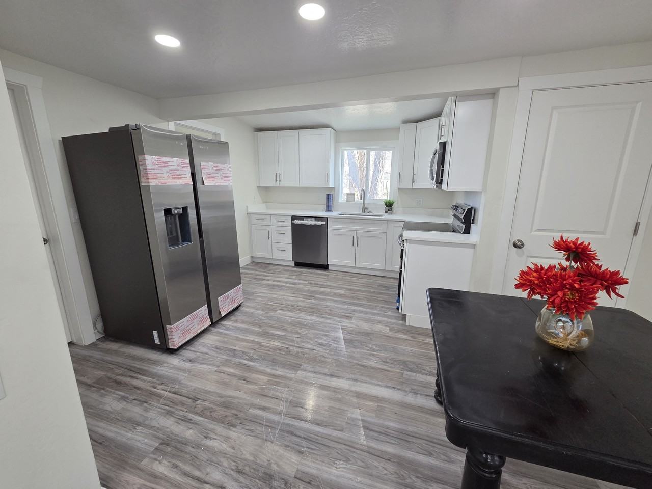 152 North 200 West Street #B - Photo 7 of 17