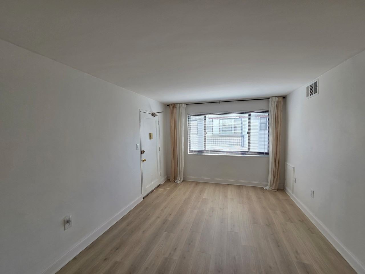 2604 Tunlaw Rd Nw #1 - Photo 5 of 33