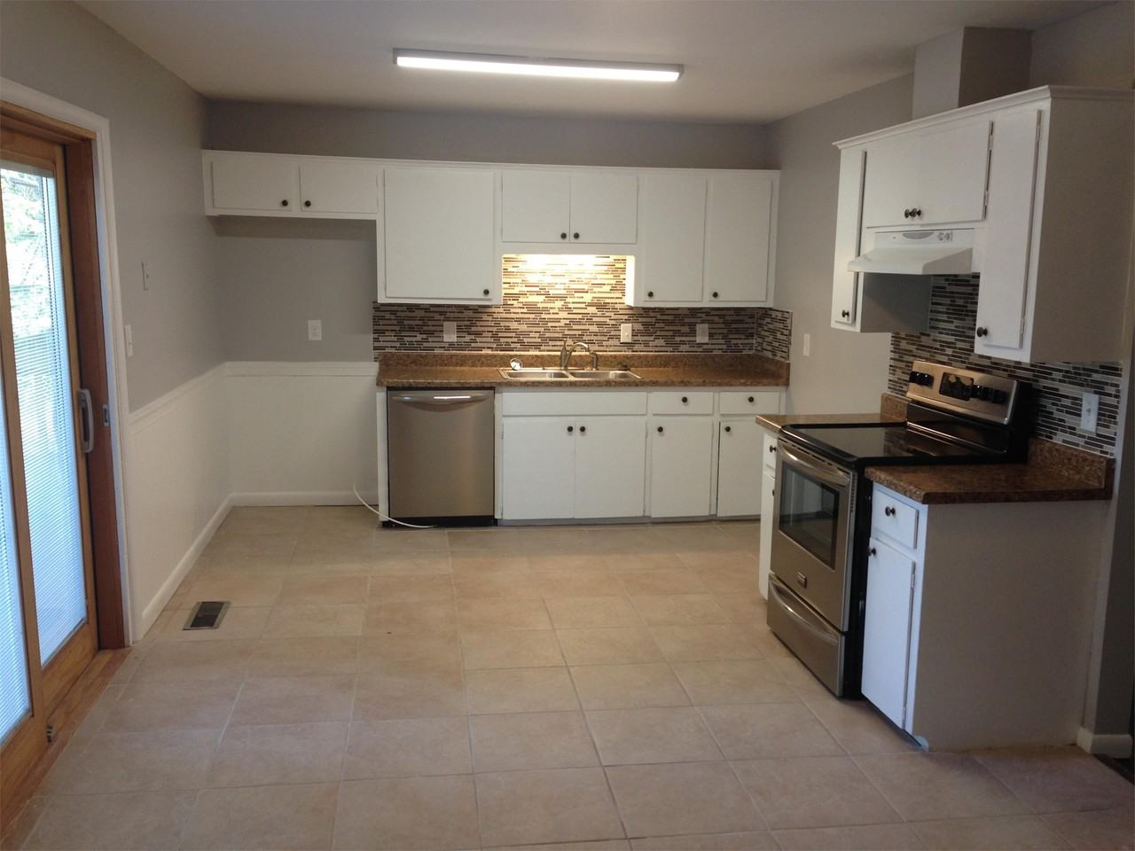 109 W 31st Pl #1 - Photo 3 of 16