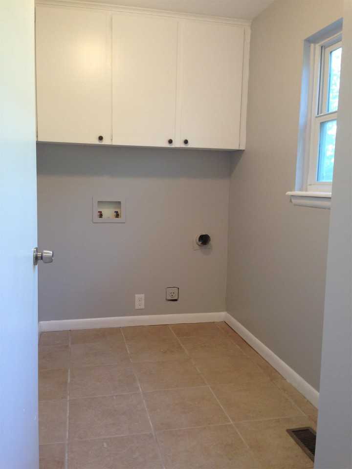 109 W 31st Pl #1 - Photo 4 of 16