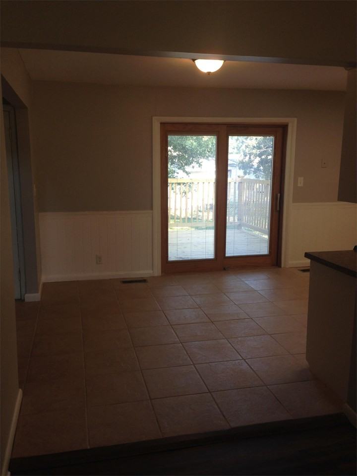 109 W 31st Pl #1 - Photo 5 of 16