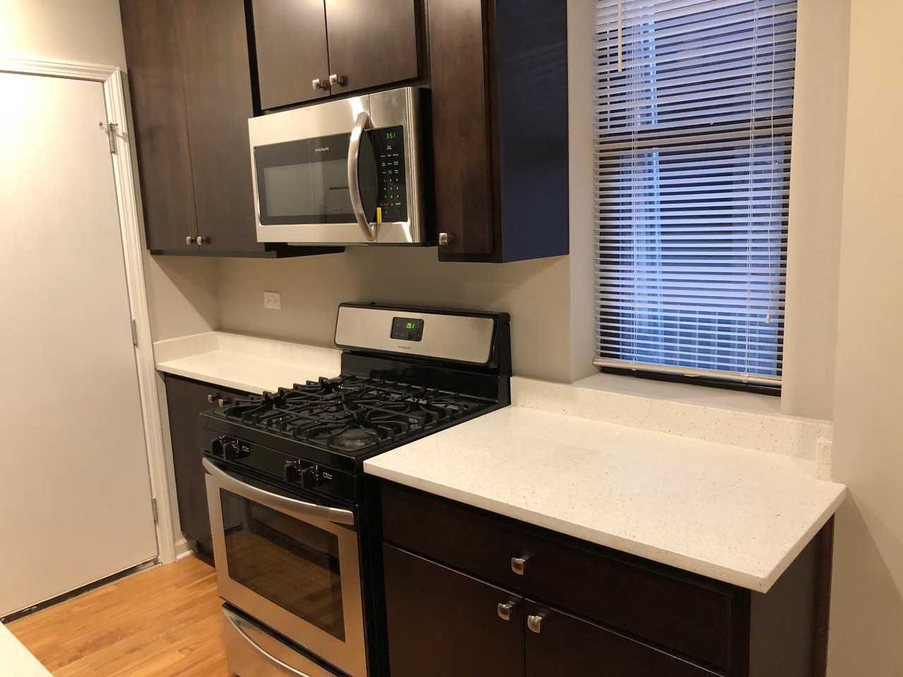 4255 N Sawyer Ave #2 - Photo 4 of 11