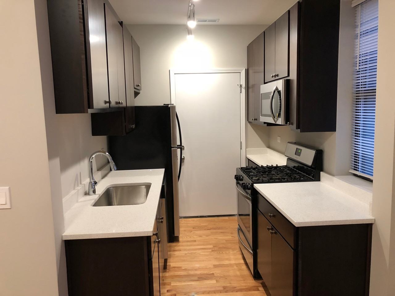 4255 N Sawyer Ave #2 - Photo 5 of 11