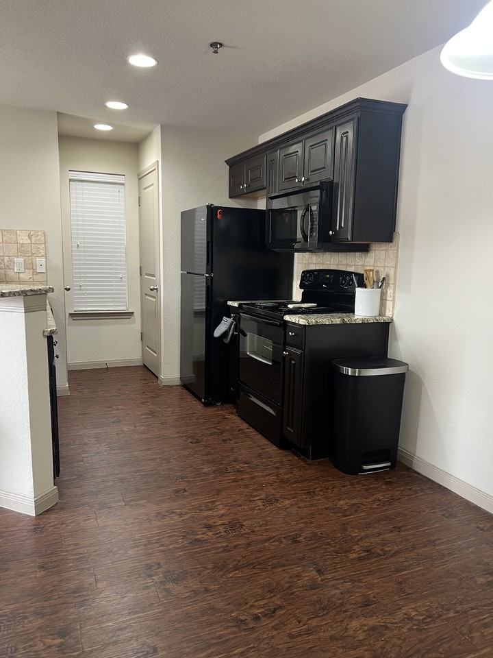 715 Cleveland Ave #NA - Photo 5 of 14