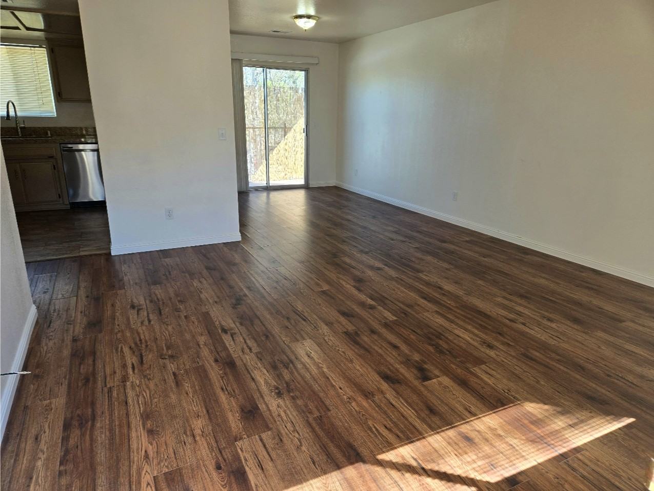 404 24th St #C - Photo 3 of 10