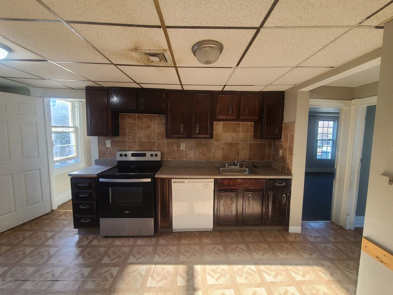 593 Mercer Ave #593 - Photo 4 of 14