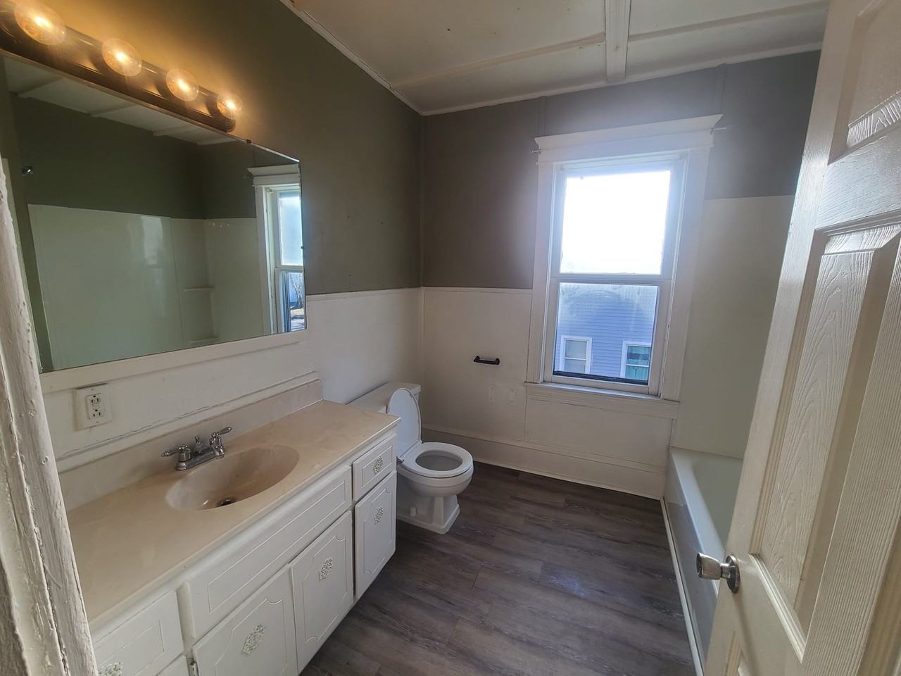 593 Mercer Ave #593 - Photo 7 of 14
