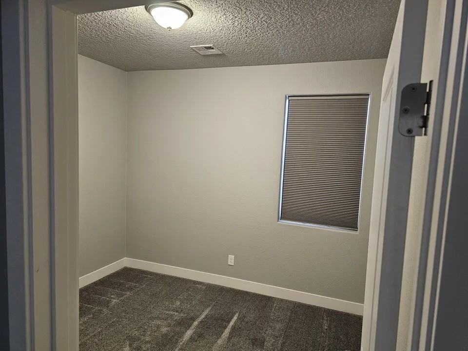 4212 Valdez Ct Ne #NA - Photo 3 of 18