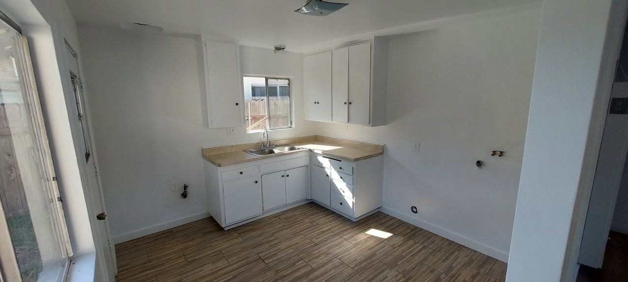 230 S Azusa Ave Apt 2 #NA - Photo 3 of 22