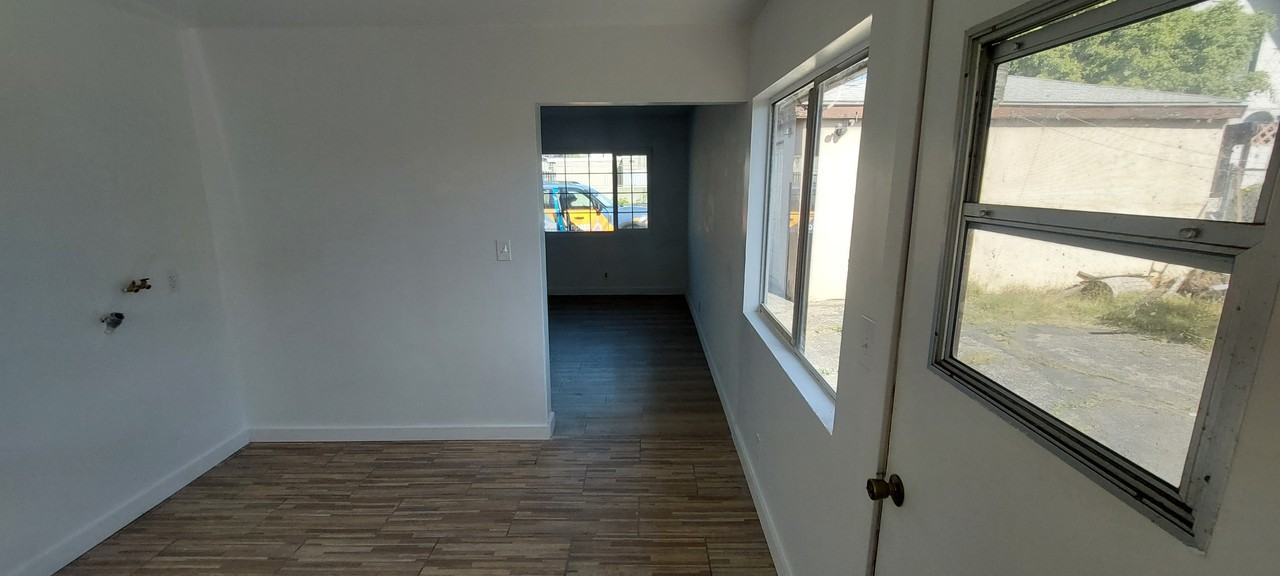 230 S Azusa Ave Apt 2 #NA - Photo 4 of 22