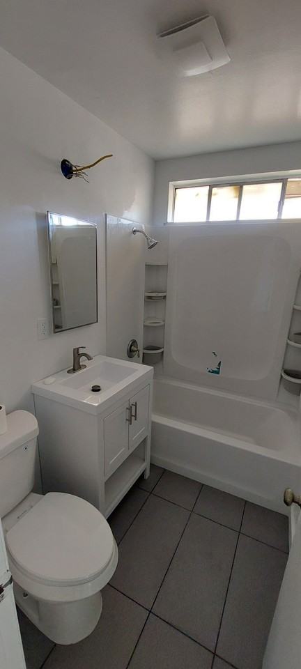 230 S Azusa Ave Apt 2 #NA - Photo 7 of 22