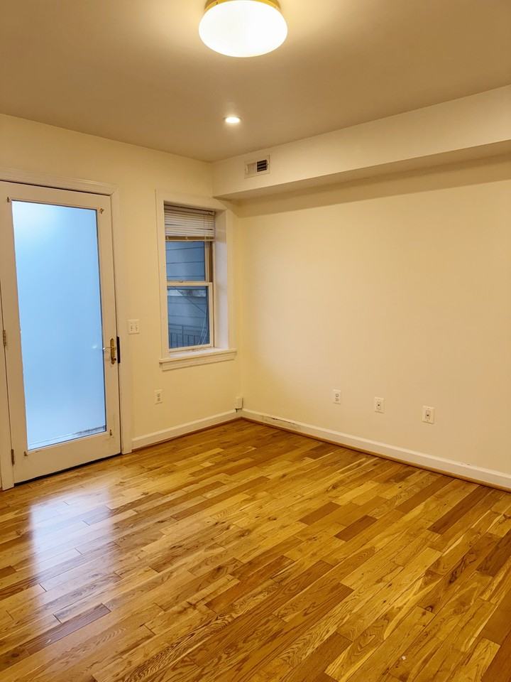 2242 Ontario Rd Nw #2 - Photo 4 of 20