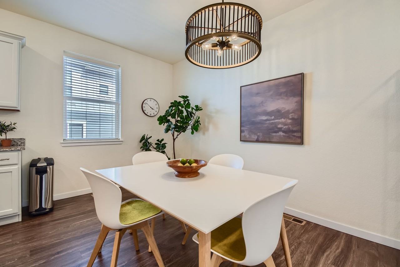 532 W Amherst Ave - Photo 4 of 30