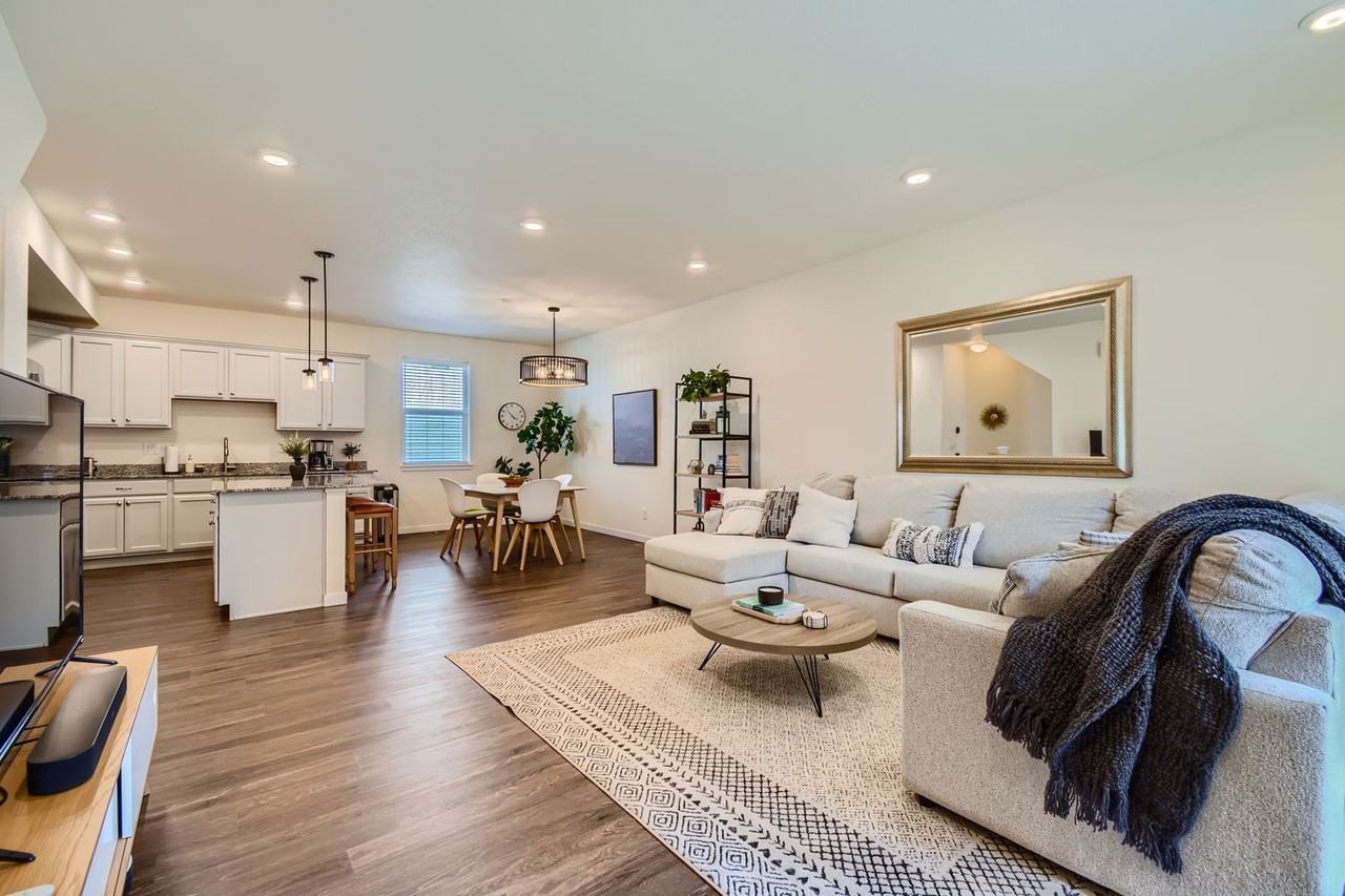 532 W Amherst Ave - Photo 7 of 30