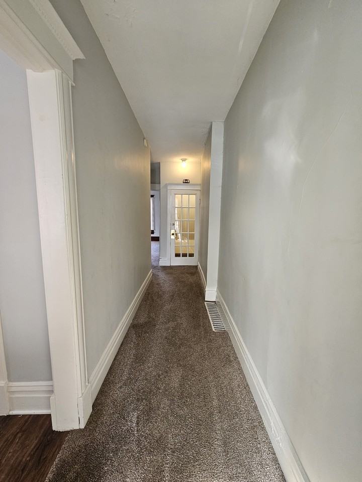 709 W Vine St #2 - Photo 6 of 17